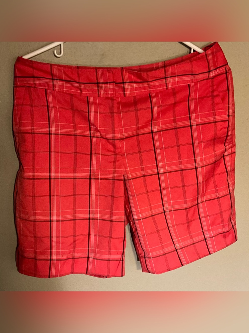 Izod Red Plaid Women's Bermuda Shorts 6